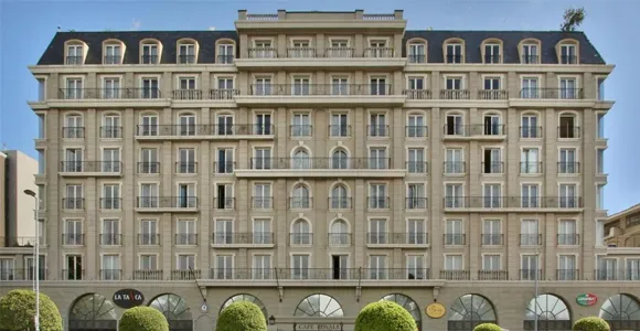 Euro inspired commercial hotel in Cape Town